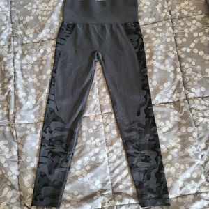 ZYIA Grey Camo leggings - medium